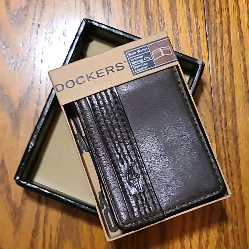 Dockers Slim Men's Briwn Wallet NIB